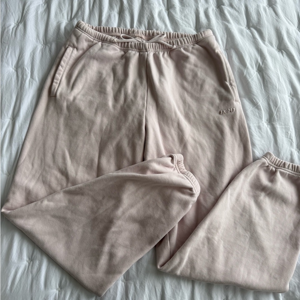 Skims Sweatpants in Barely Pink